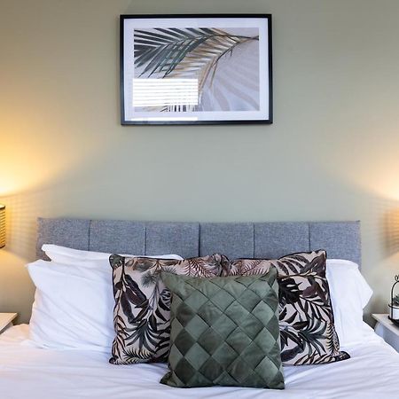 Levi Suite By Koya Homes - 3-Bedroom Home, Downtown Cardiff, Free Parking Exterior photo